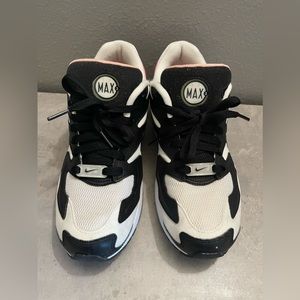 ⚡️SOLD⚡️Nike Air Max 2 Light